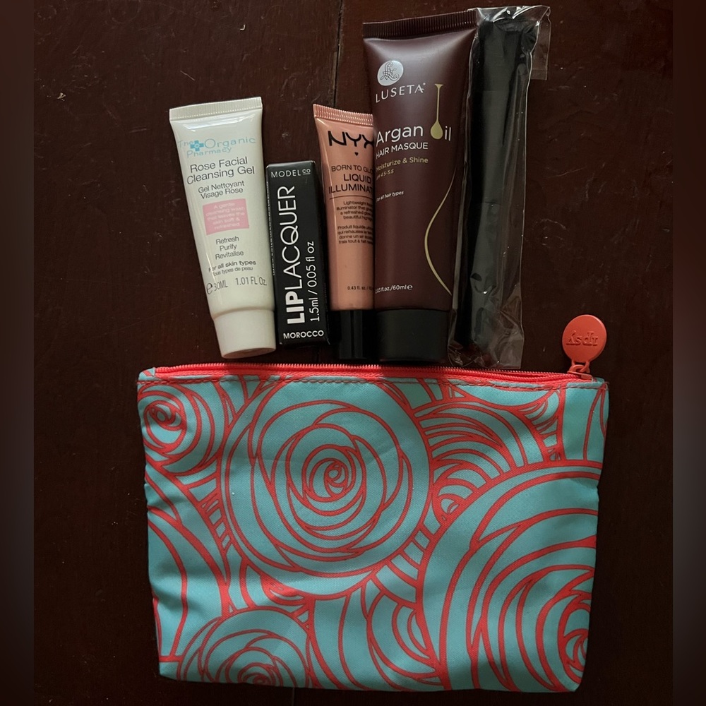 Ipsy makeup and bag new